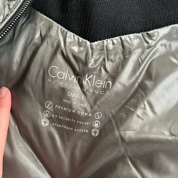 CALVIN KLEIN PERFORMANCE DOWN VEST (SMALL) - Picture 3 of 4